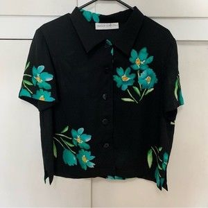 MAGGIE LONDON cropped button up floral Hawaiian shirt